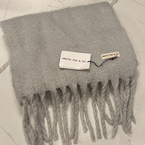 Arctic Fox & Co. Soft Gray Women's Reykjavik Scarf